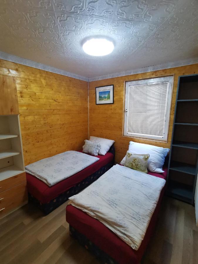 Edit Vendeghaz Tiszaújváros Dış mekan fotoğraf