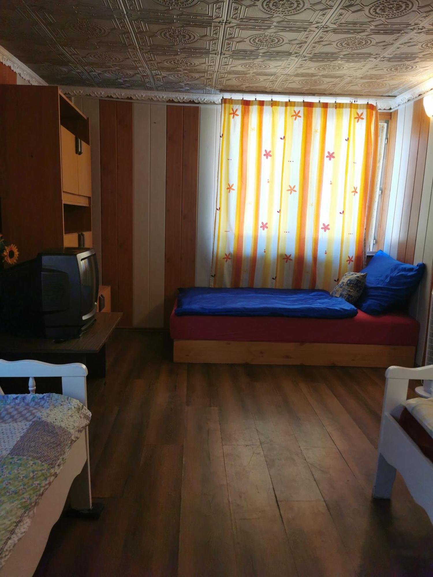 Edit Vendeghaz Tiszaújváros Oda fotoğraf